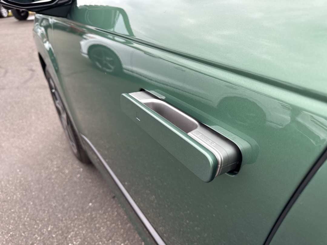 2026 Hyundai Ioniq 9 Performance Calligraphy - Image 15