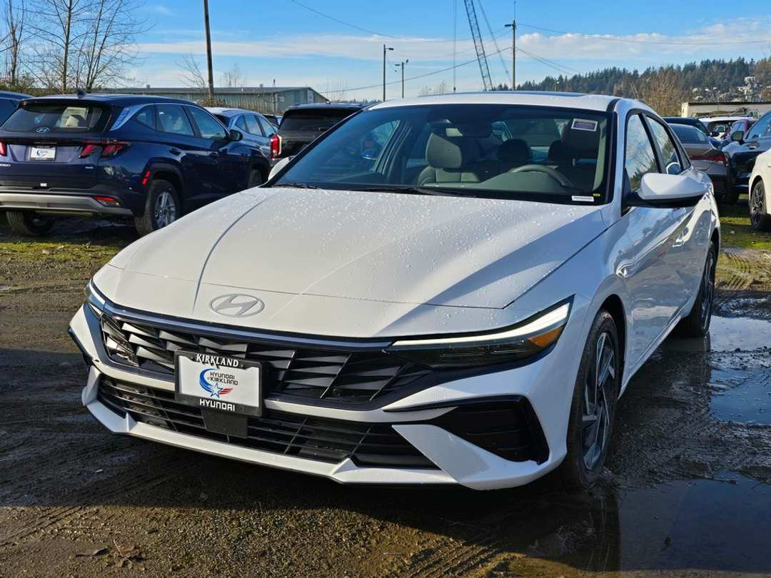 2025 Hyundai Elantra SEL Convenience - Image 3