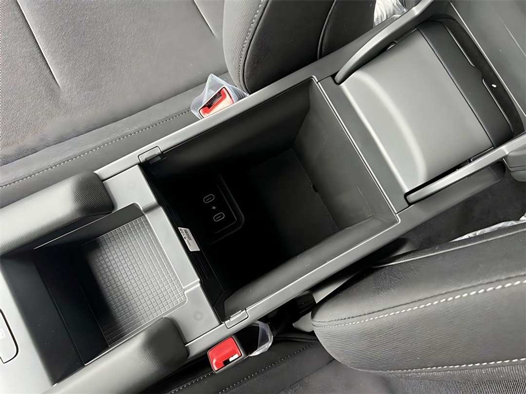 2025 Hyundai Ioniq 6 SE - Image 24