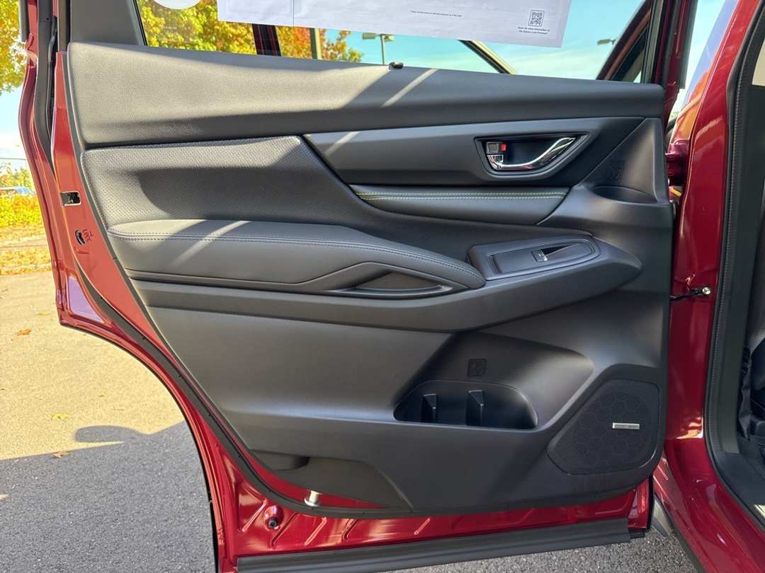 2025 Subaru Ascent Onyx Edition Touring - Image 18