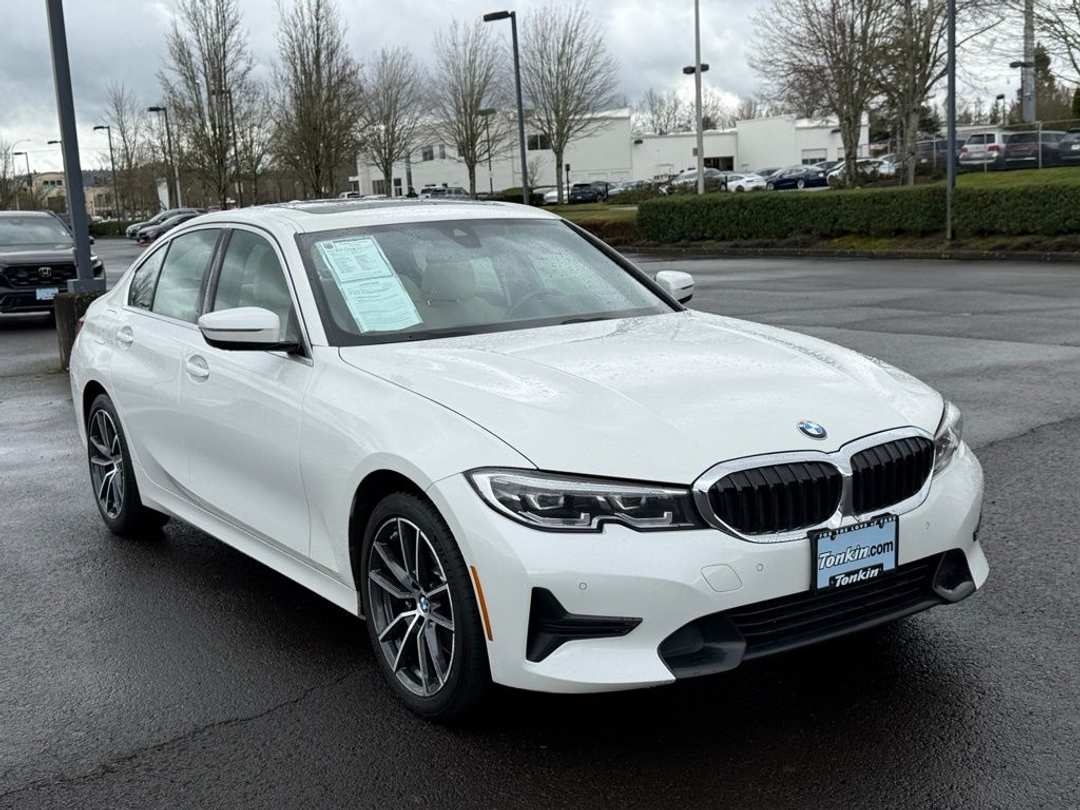 2022 BMW 3 Series 330i xDrive - Image 2
