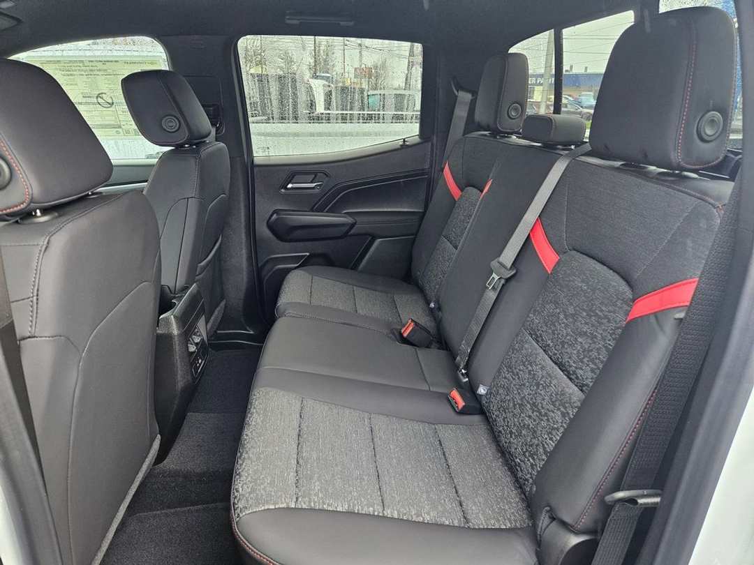 2026 Chevrolet Colorado Z71 - Image 31