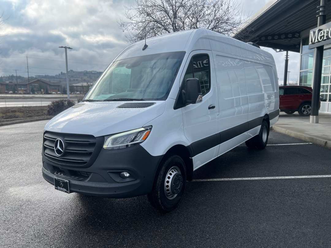 2024 Mercedes-Benz Sprinter 3500 Cargo 170 WB - Image 4