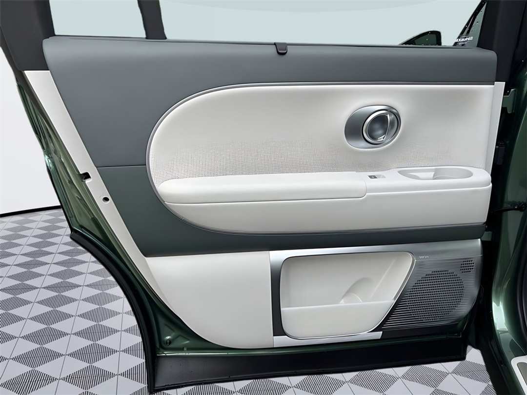 2026 Hyundai Ioniq 9 Performance Calligraphy - Image 28