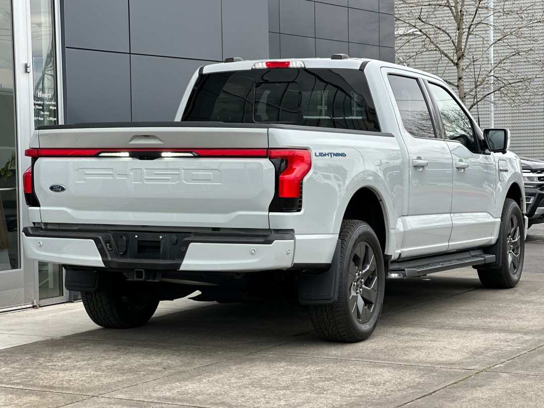 2023 Ford F-150 Lightning Lariat - Image 3