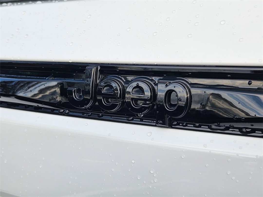 2025 Jeep Grand Cherokee Altitude X - Image 31