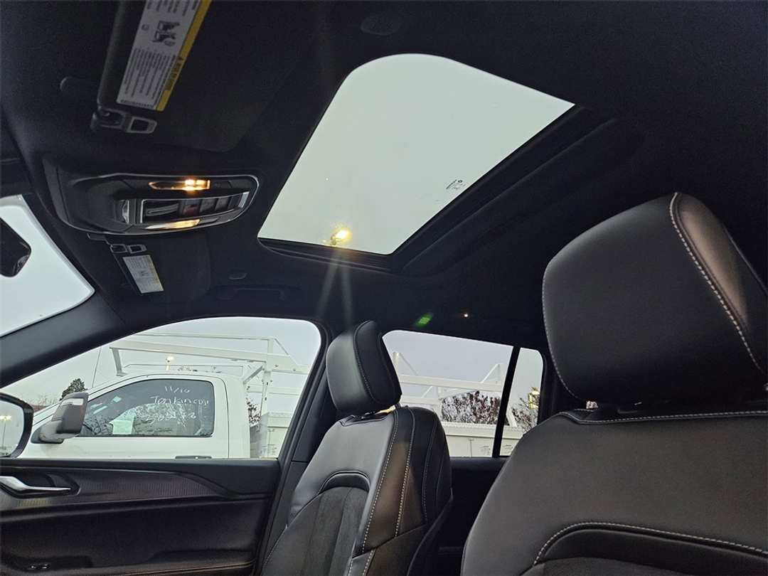 2025 Jeep Grand Cherokee Altitude X - Image 26