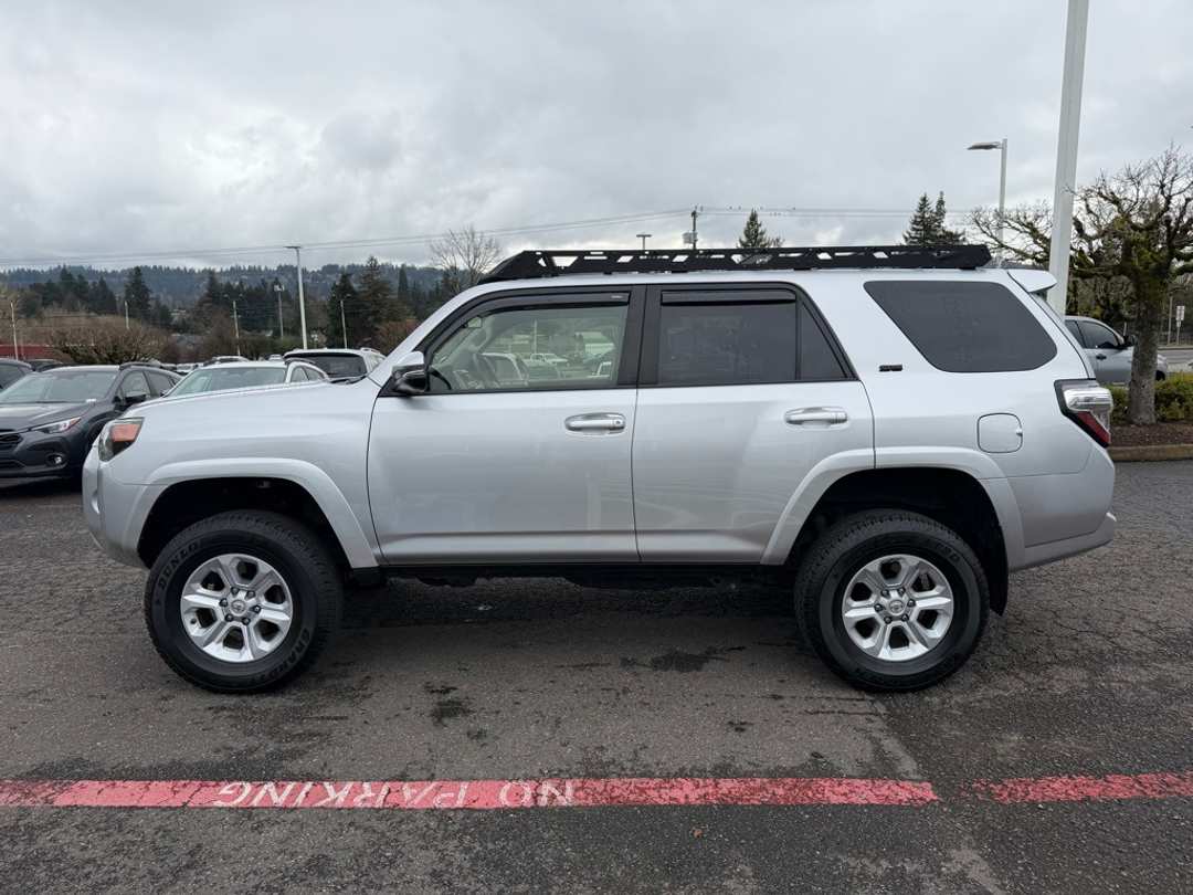 2021 Toyota 4Runner SR5 Premium - Image 5