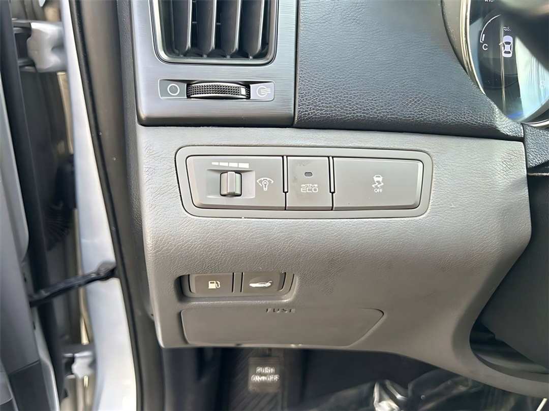 2012 Hyundai Sonata GLS - Image 16