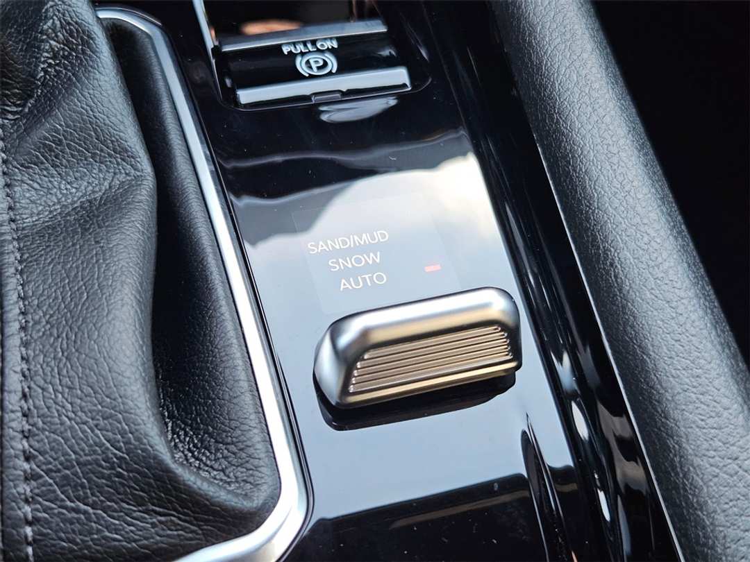 2026 Jeep Compass Latitude - Image 25