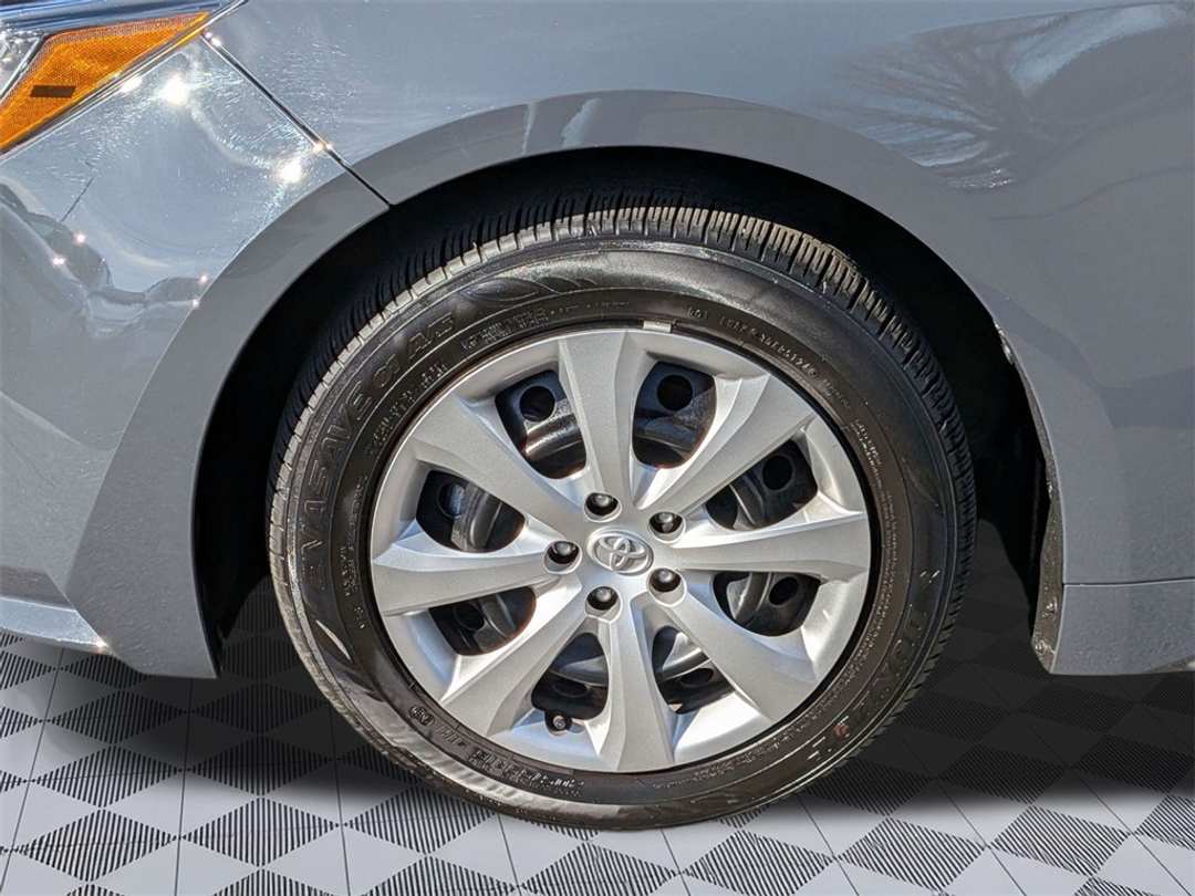 2025 Toyota Corolla LE - Image 33