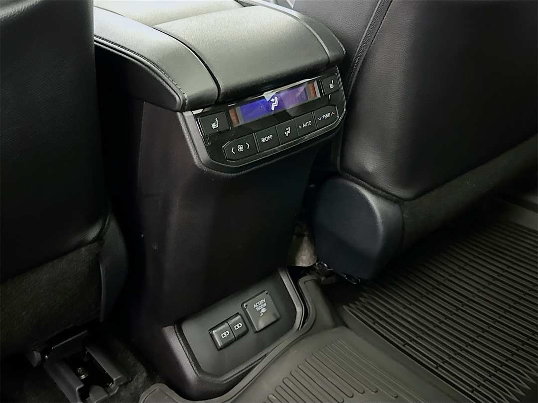 2026 Toyota Highlander Platinum - Image 27