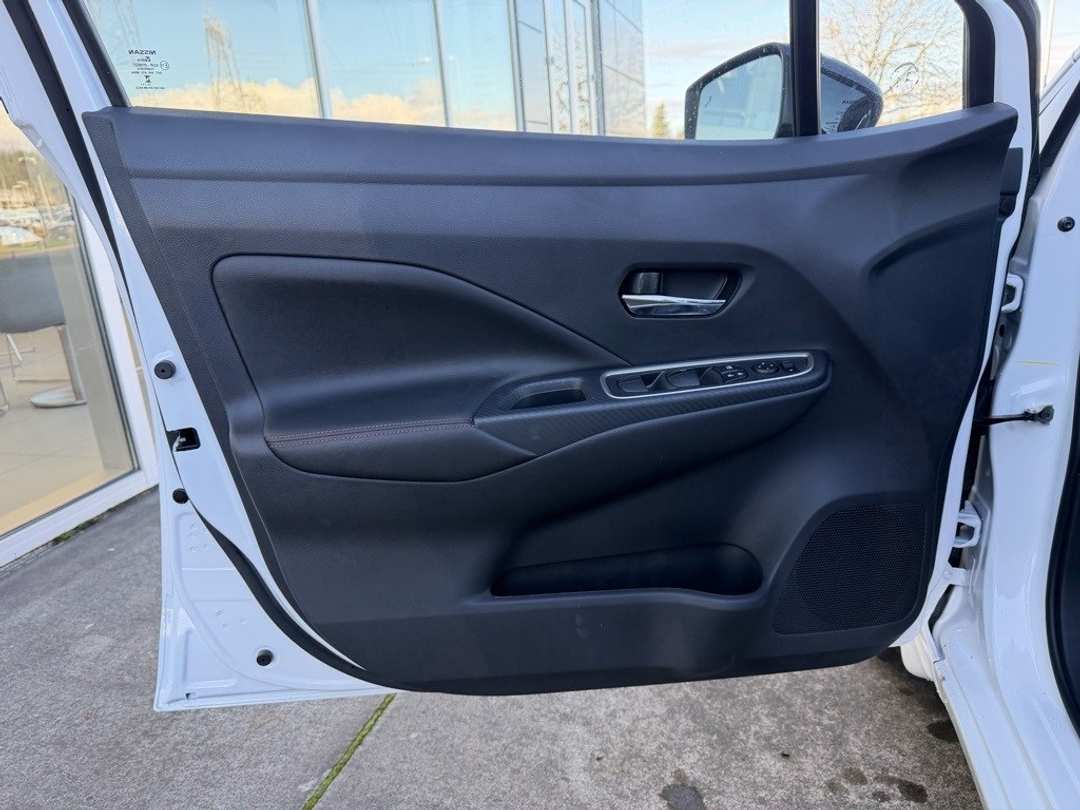 2025 Nissan Versa 1.6 SR - Image 11