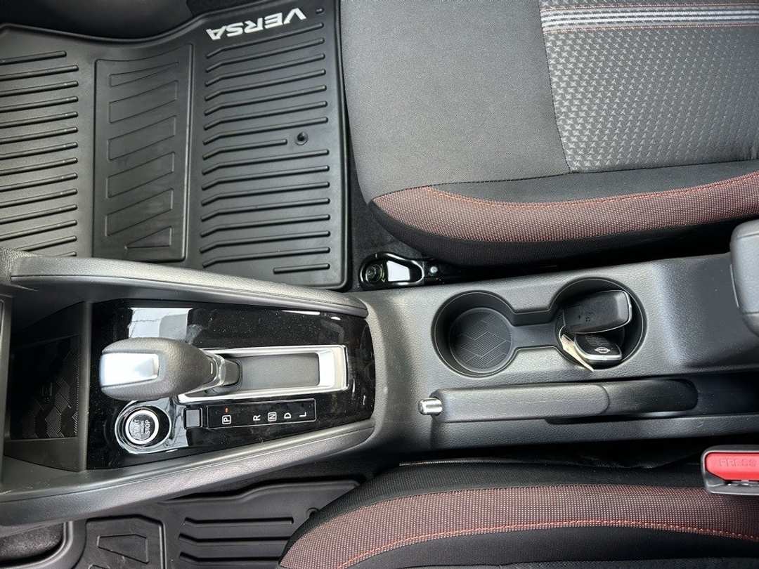 2025 Nissan Versa 1.6 SR - Image 17