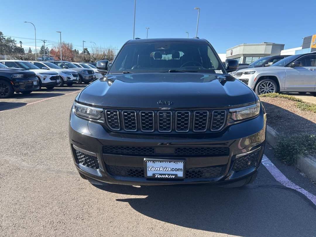 2024 Jeep Grand Cherokee L Summit - Image 2