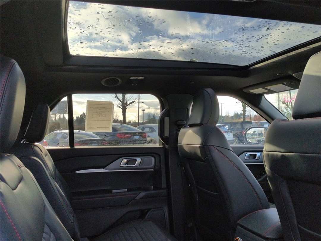 2026 Ford Explorer STLine - Image 30