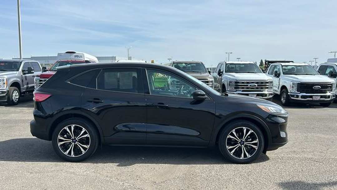 2021 Ford Escape SE Hybrid - Image 2