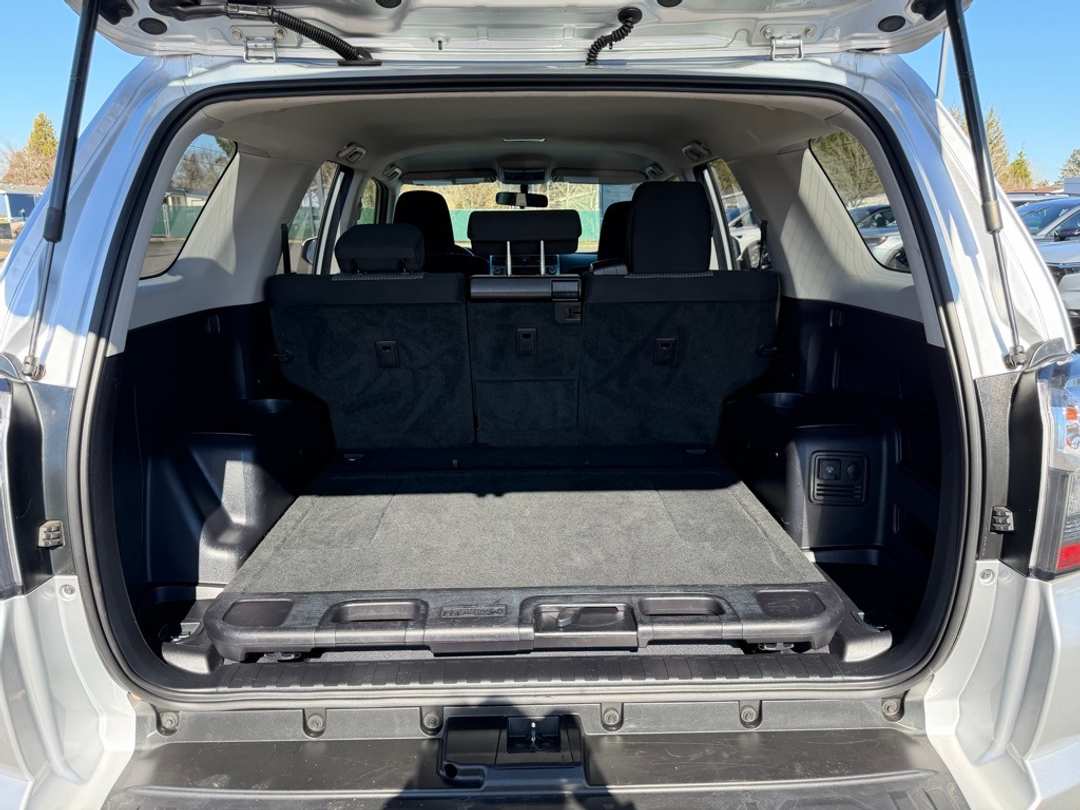 2017 Toyota 4Runner SR5 - Image 11