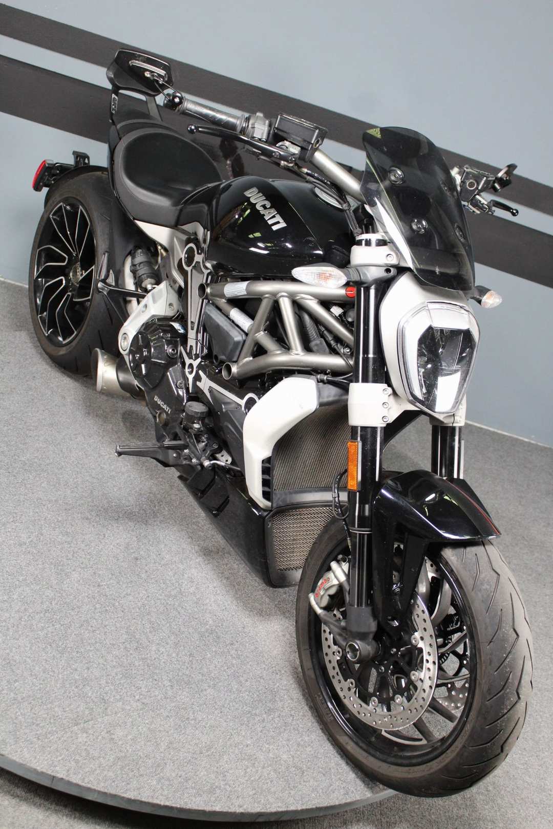 2016 Ducati Xdiavel S - Image 2