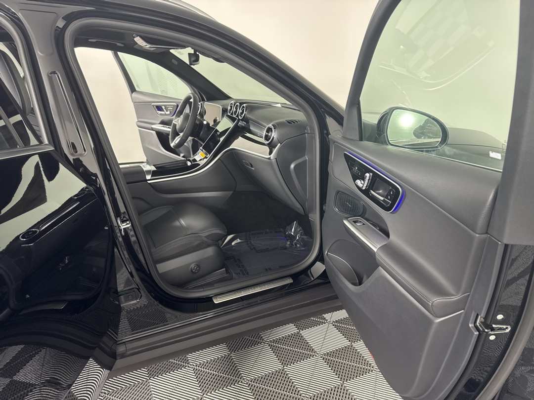 2026 Mercedes-Benz GLC GLC 300 - Image 13