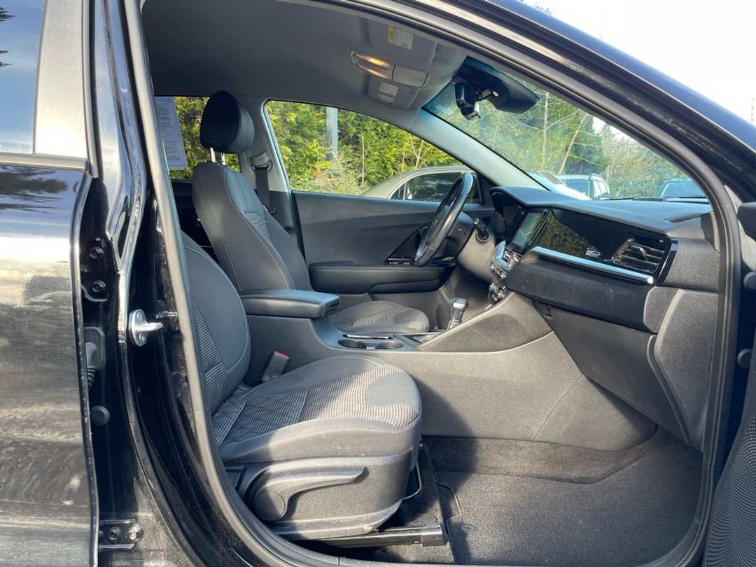 2020 Kia Niro LXS - Image 22