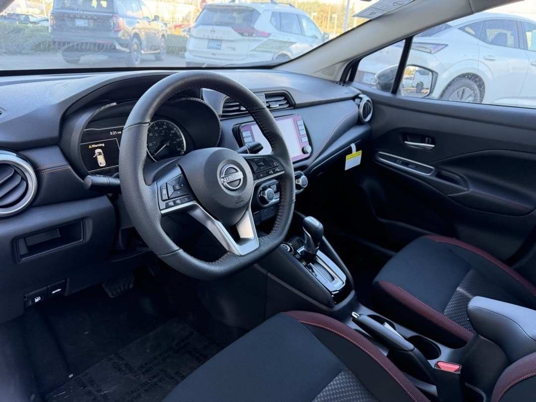 2025 Nissan Versa 1.6 SR - Image 14