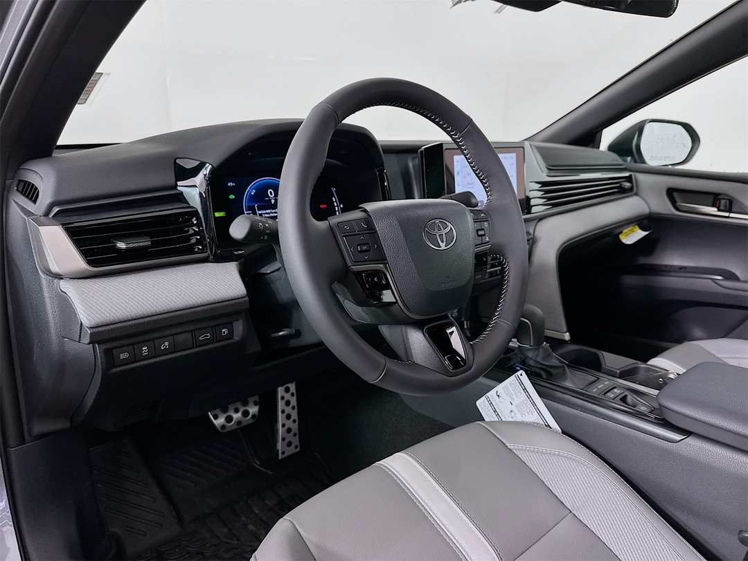 2026 Toyota Camry XSE - Image 9