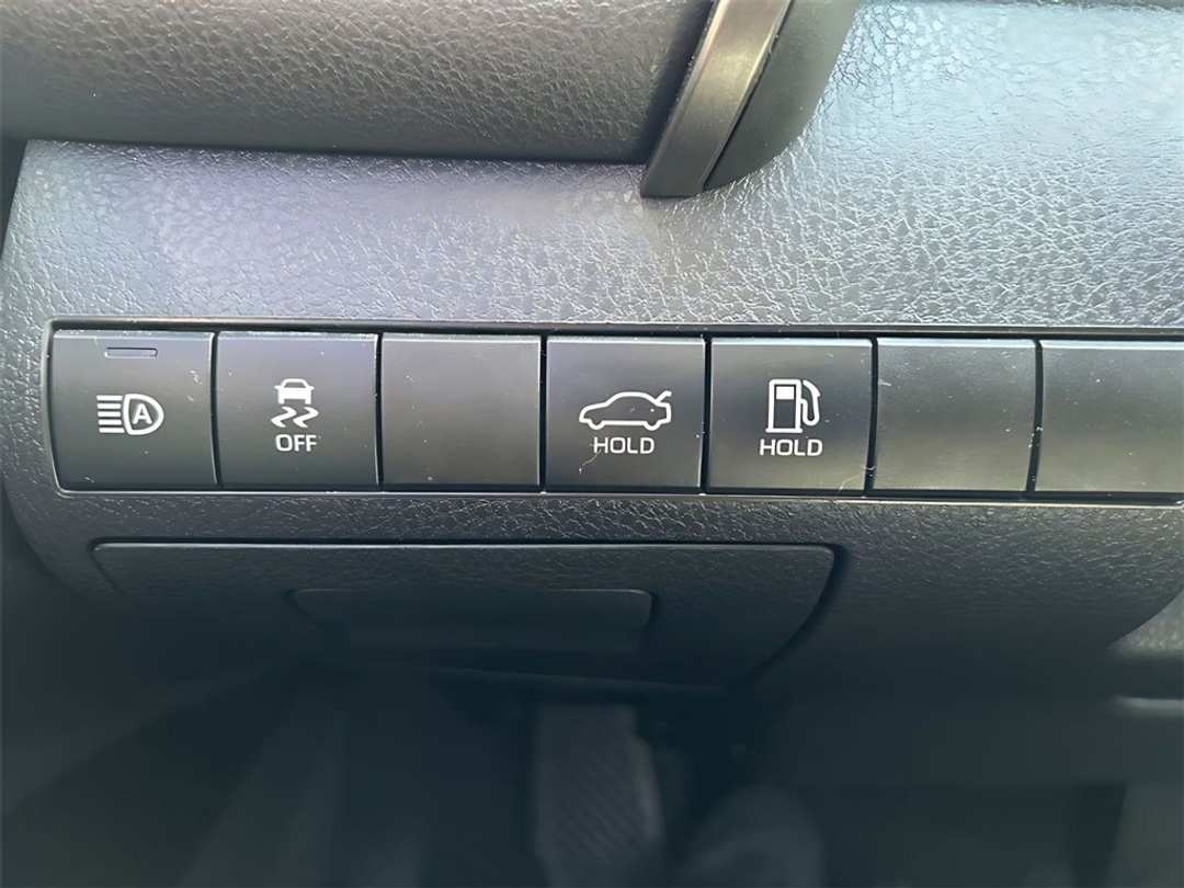 2019 Toyota Camry XSE - Image 16