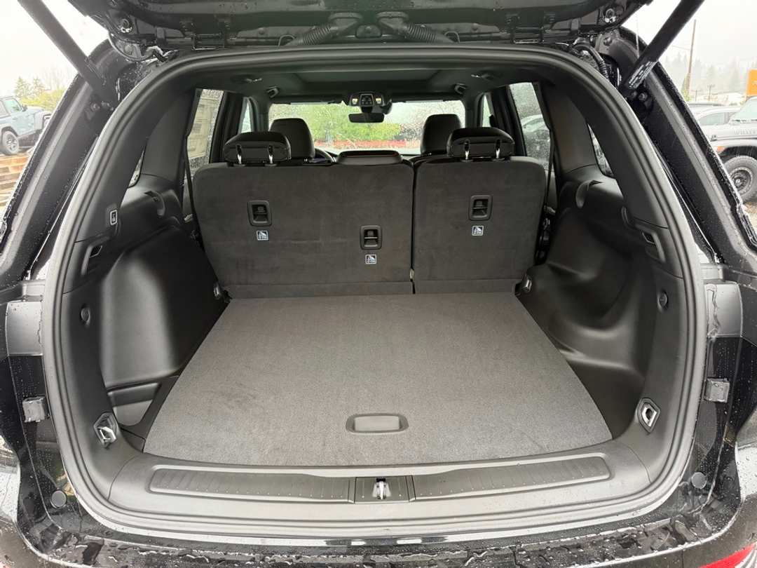 2025 Jeep Grand Cherokee Limited - Image 11