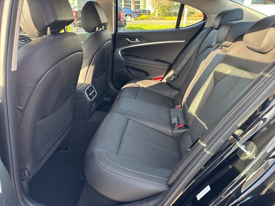 2026 Genesis G70 2.5T - Image 35