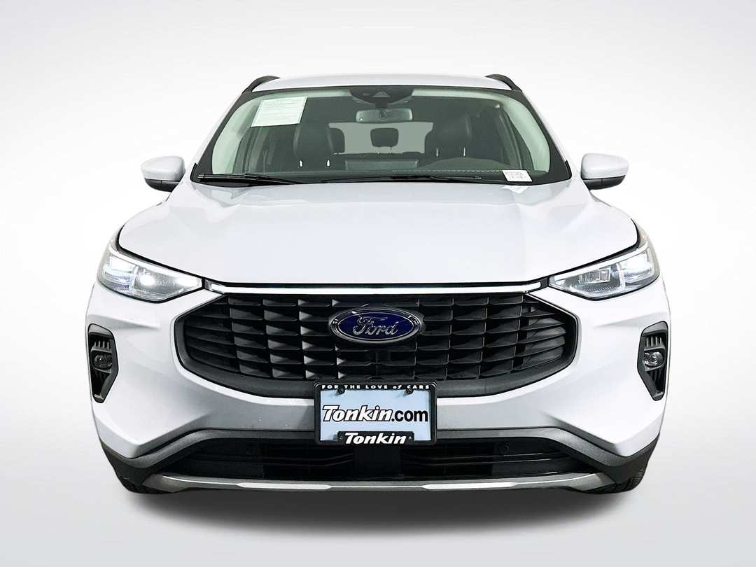 2025 Ford Escape Platinum - Image 2