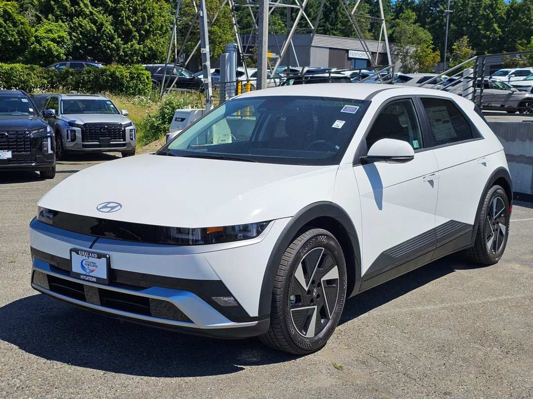 2025 Hyundai Ioniq 5 SE - Image 3