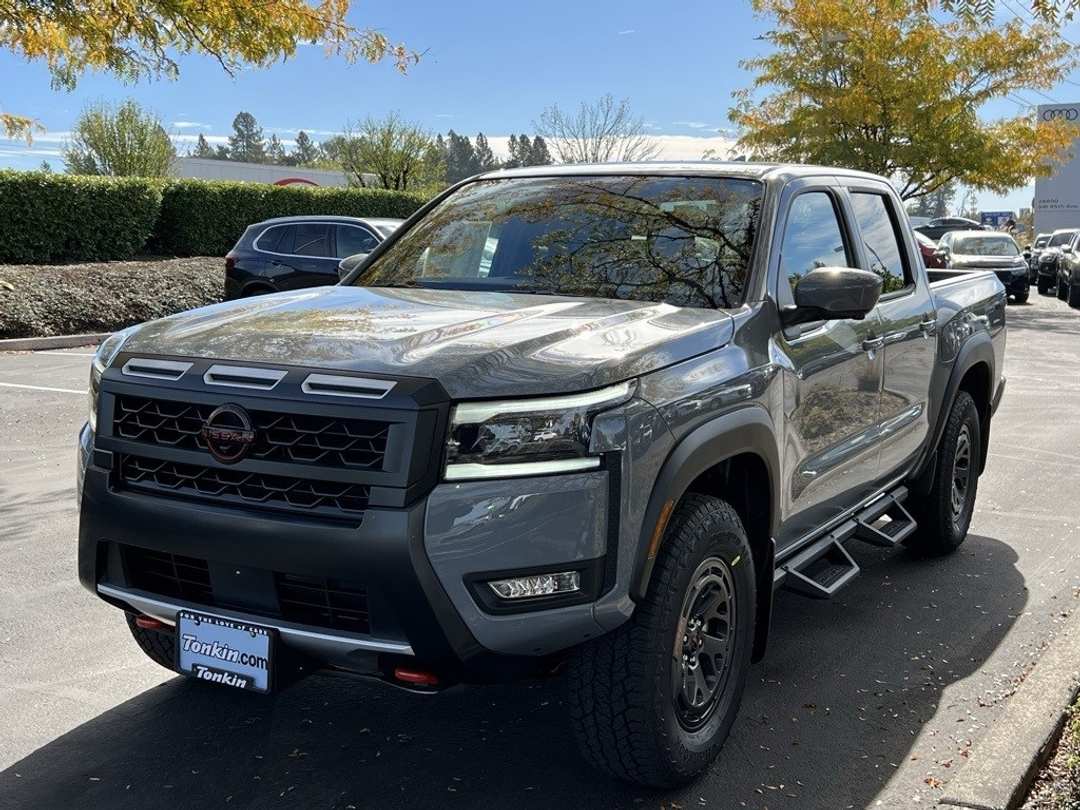 2026 Nissan Frontier PRO4X - Image 3