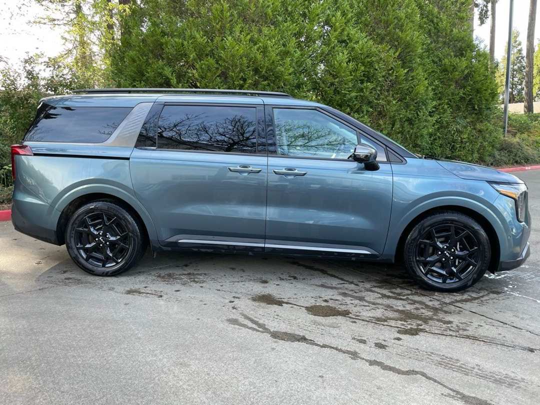 2025 Kia Carnival SX Prestige - Image 3