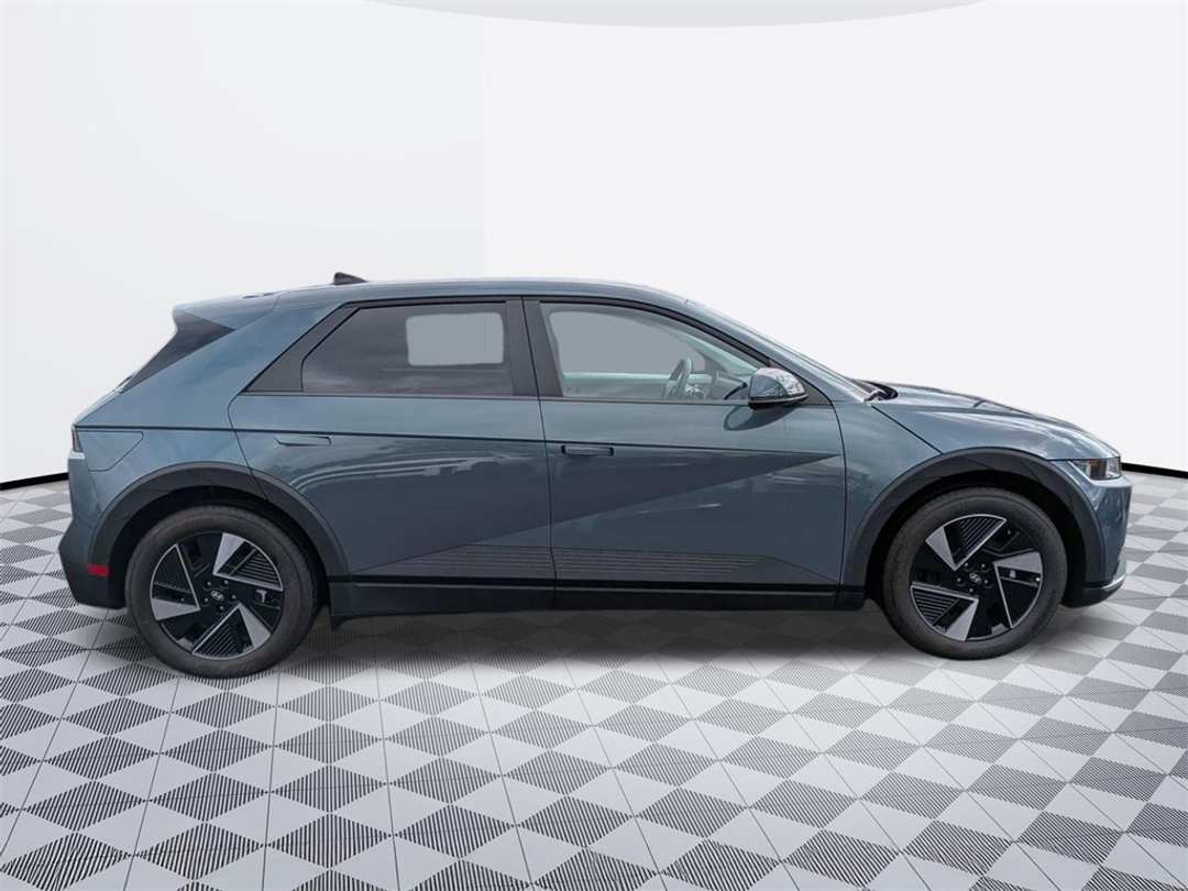 2025 Hyundai Ioniq 5 SE - Image 6