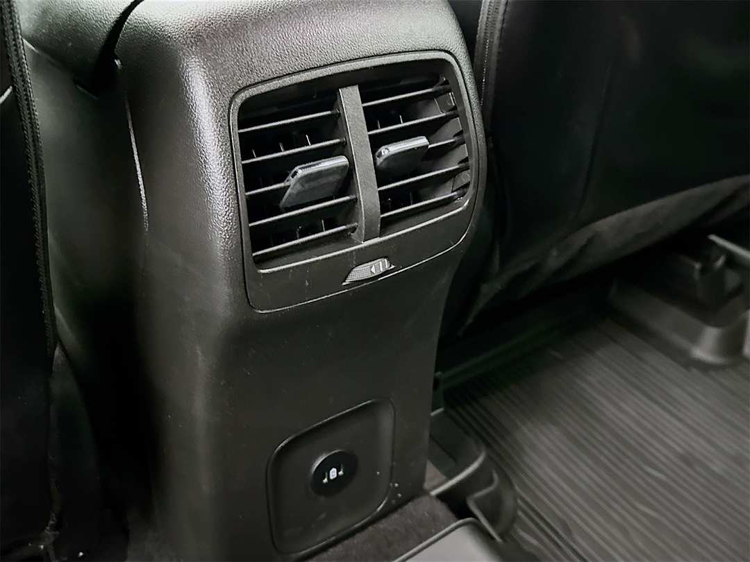 2024 Ford Escape STLine - Image 24