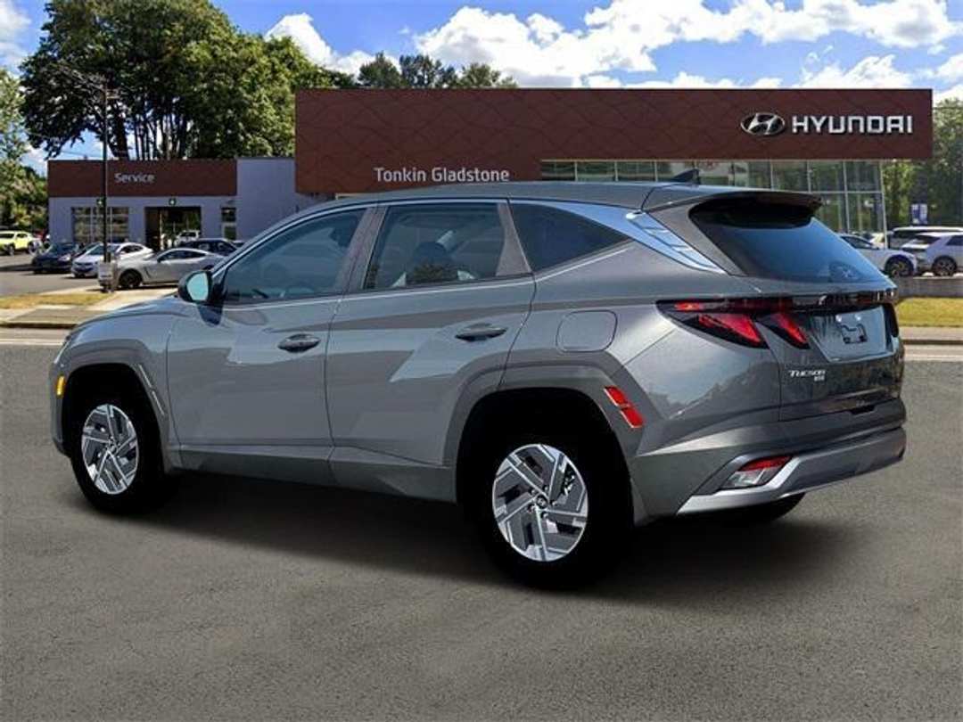 2026 Hyundai Tucson Blue SE - Image 4