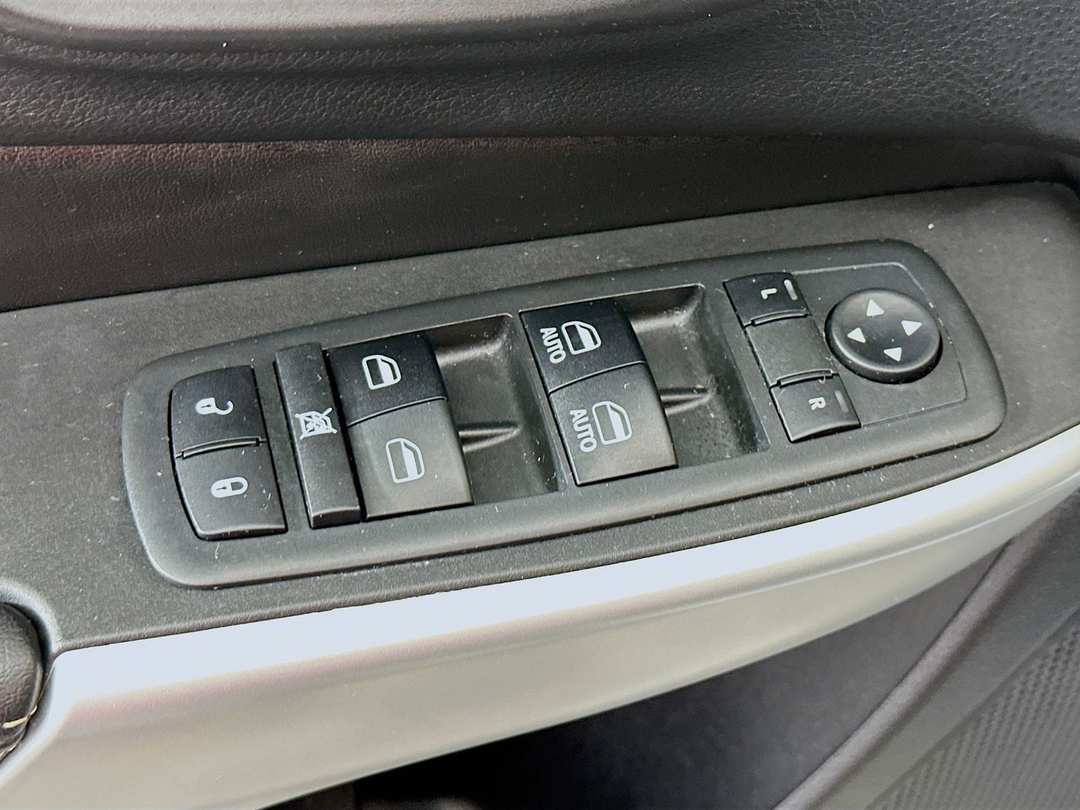 2018 Jeep Cherokee Latitude Plus - Image 18