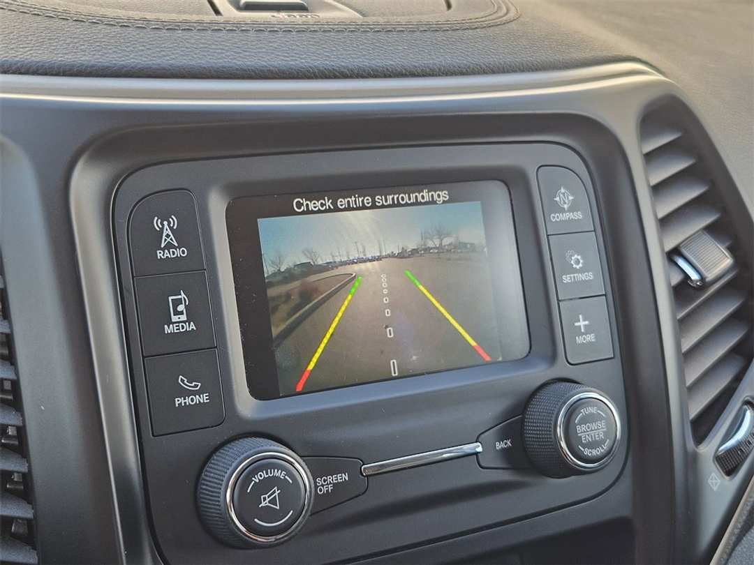 2018 Jeep Cherokee Latitude - Image 21