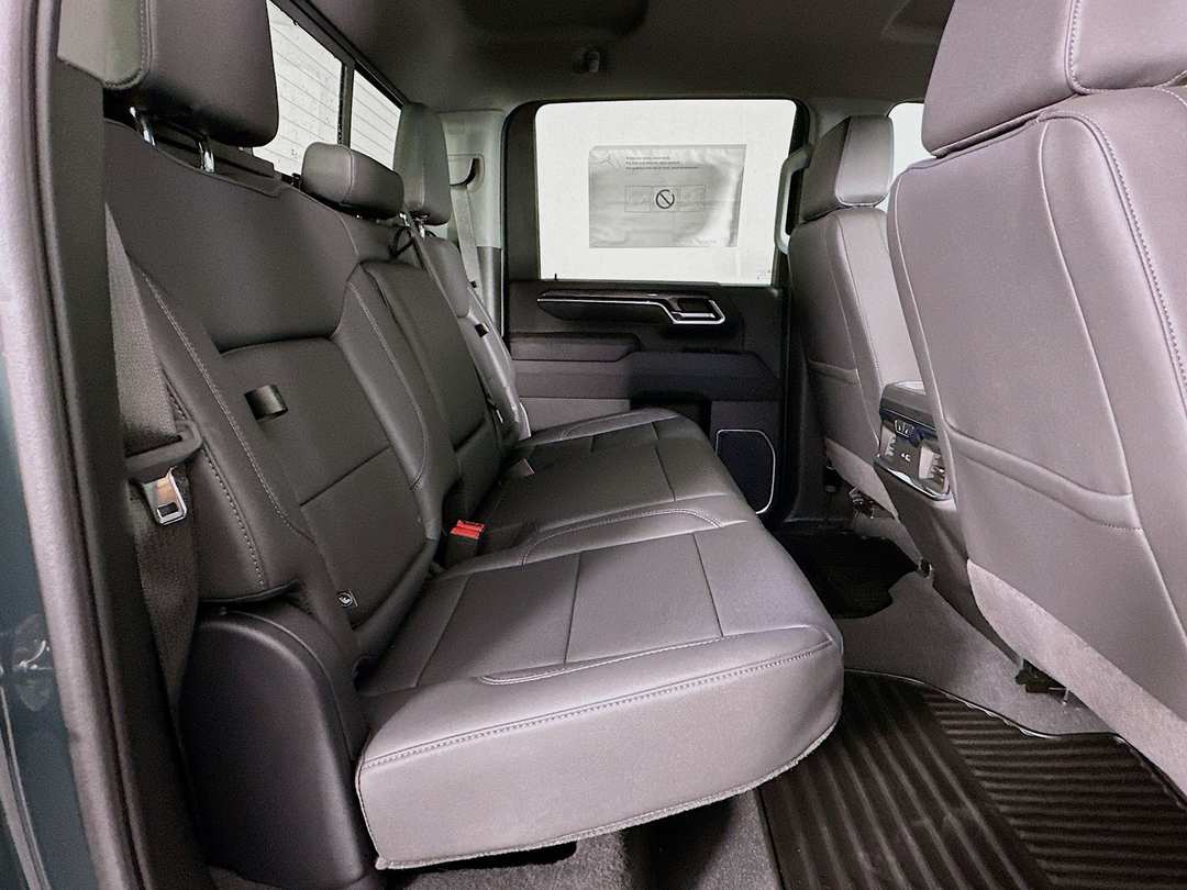 2025 Chevrolet Silverado 2500Hd LTZ - Image 29