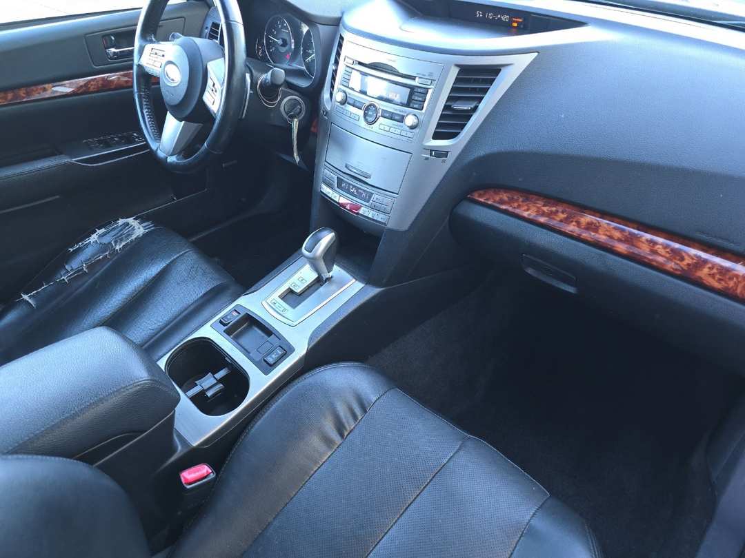 2011 Subaru Outback 2.5i - Image 15