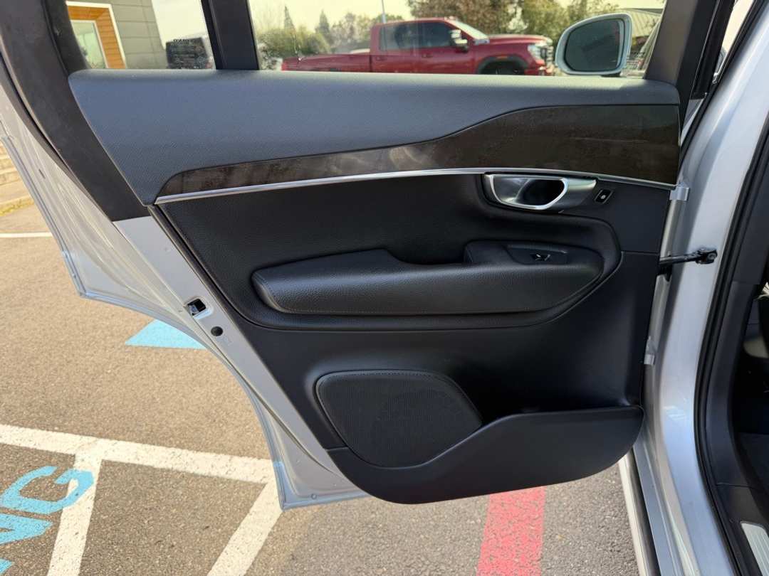 2018 Volvo Xc90 T6 Momentum - Image 30