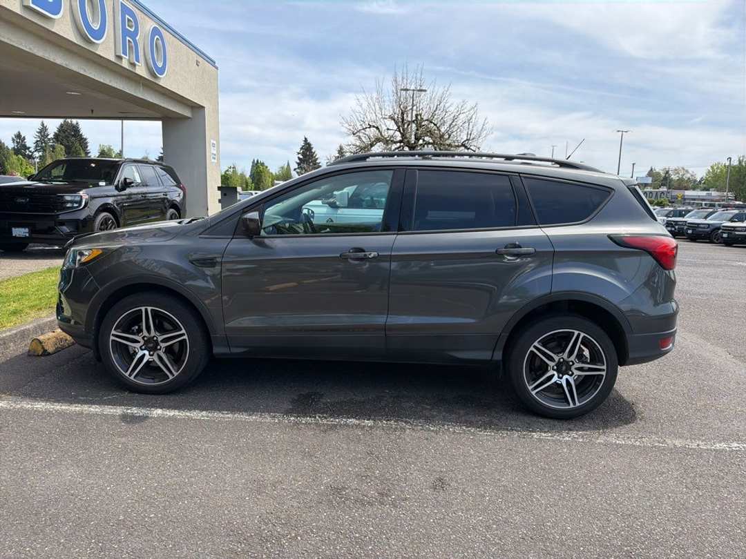 2019 Ford Escape SEL - Image 2