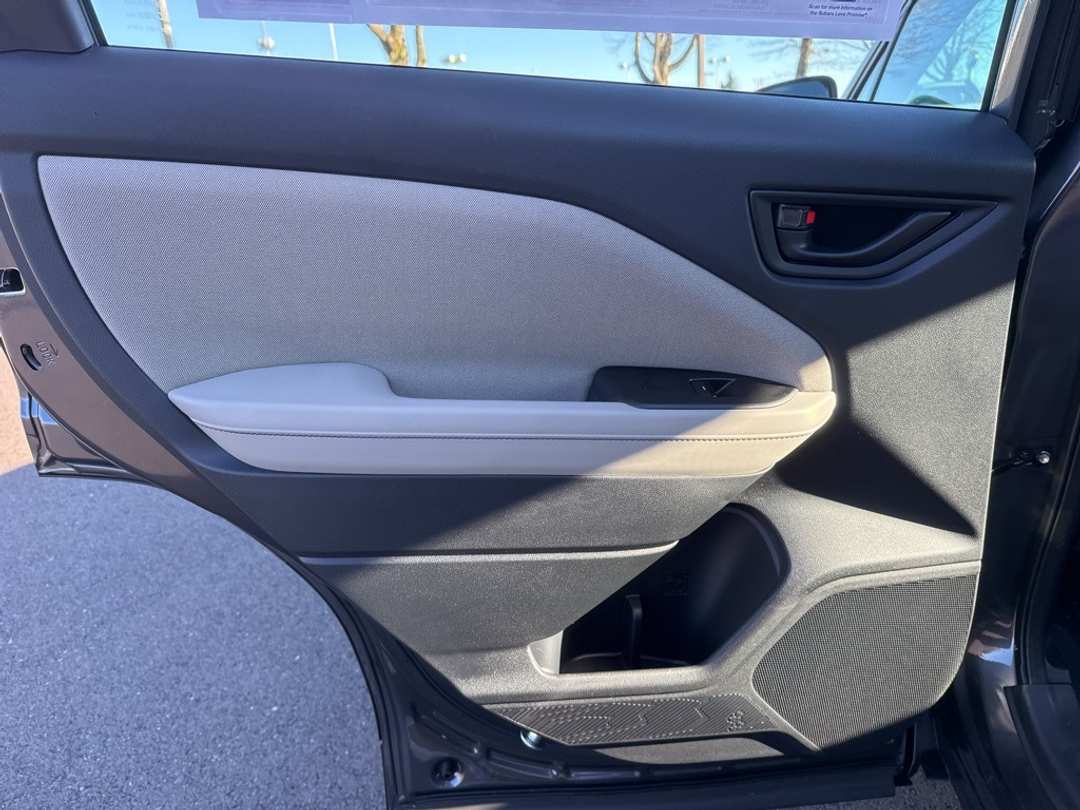 2026 Subaru Forester Base - Image 16