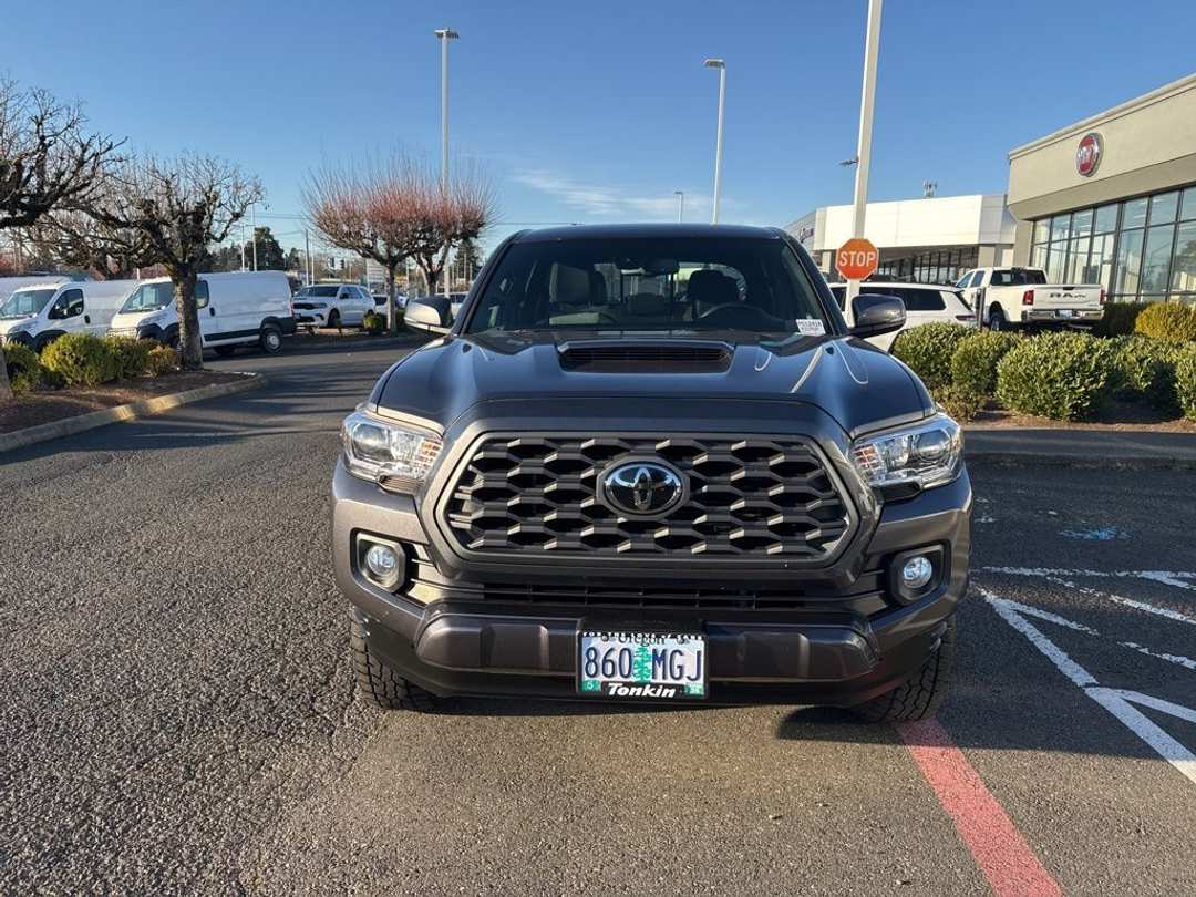 2020 Toyota Tacoma TRD Sport - Image 2