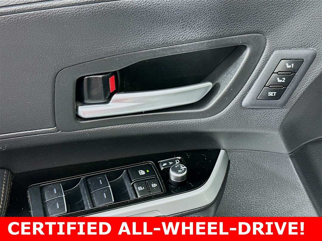 2025 Toyota Sienna Platinum - Image 33