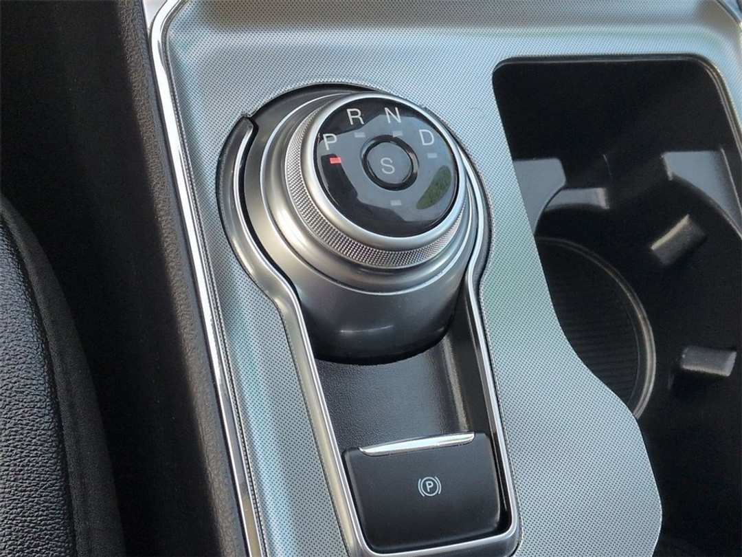 2023 Ford Edge Titanium - Image 17