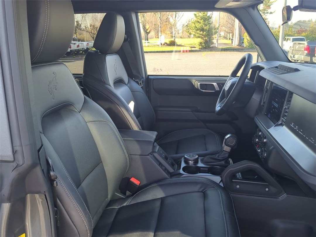 2025 Ford Bronco Badlands - Image 27