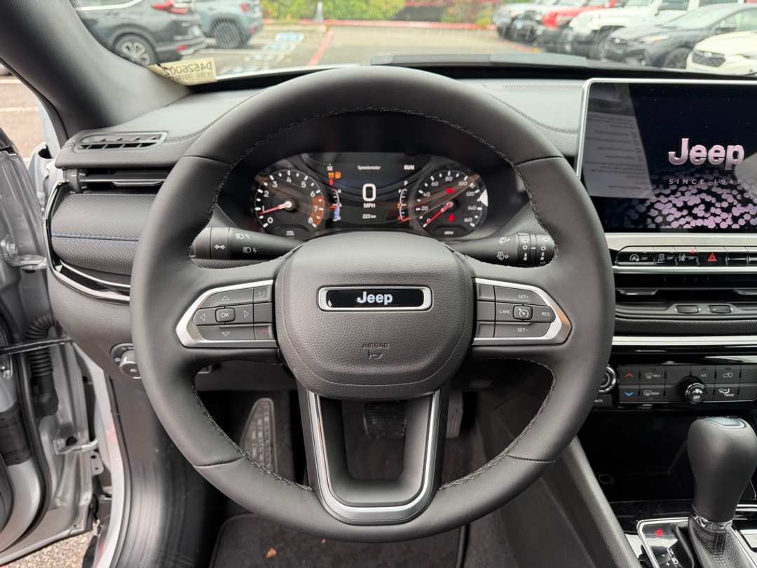 2026 Jeep Compass Latitude - Image 18