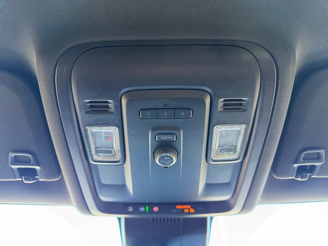 2023 Chevrolet Suburban LT - Image 29